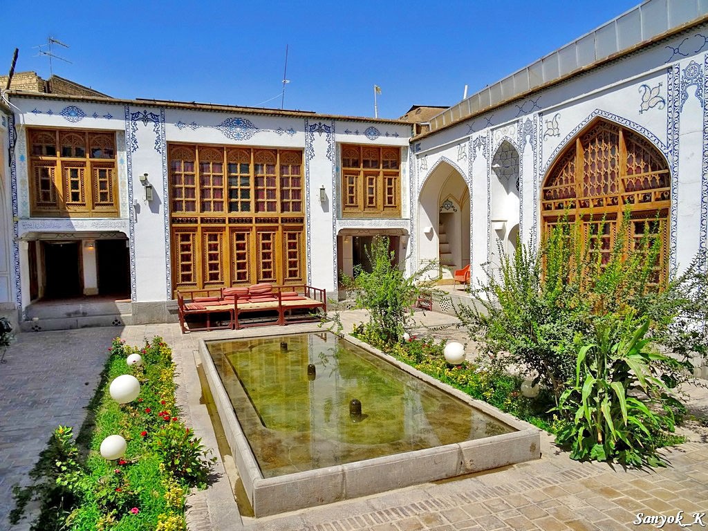 0462 Isfahan Traditional hotel Исфахан Отель Традиционный