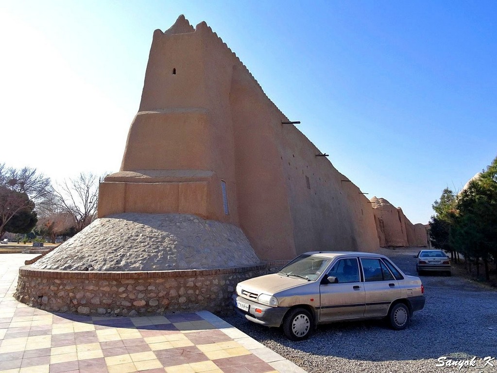 0019 Kashan Jalali castle and walls Кашан Замок Джалали и стены