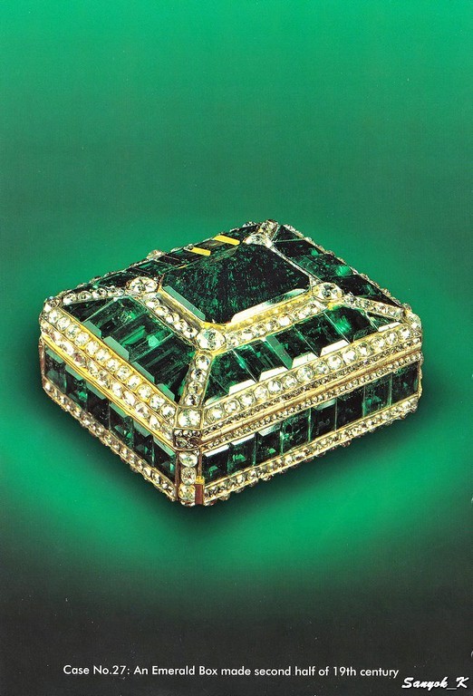 Tehran Jewellery Museum Case 27 Тегеран Национальная сокровищница