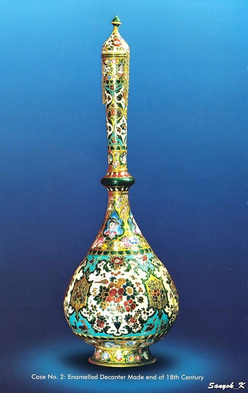 Tehran Jewellery Museum Case 2 Тегеран Национальная сокровищница