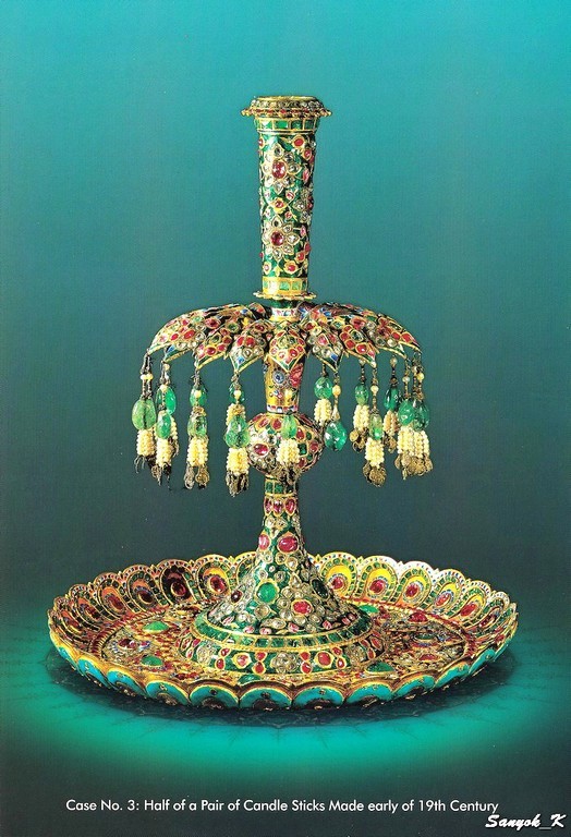 Tehran Jewellery Museum Case 3 Тегеран Национальная сокровищница